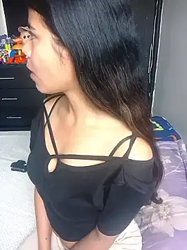 Snapshot of Roxan_King chatting on 03/02/26, 12:34 Roxan King online show from 03/02/26, 12:34