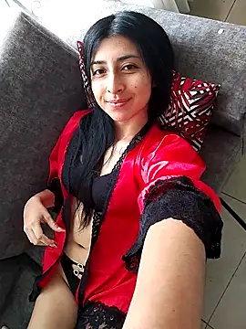 EmmaWilliamss4 online show from 04/18/26, 12:29