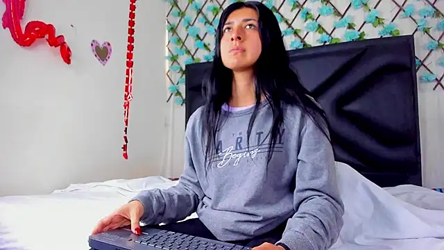 EmmaWilliamss4 online show from 02/19/26, 03:09