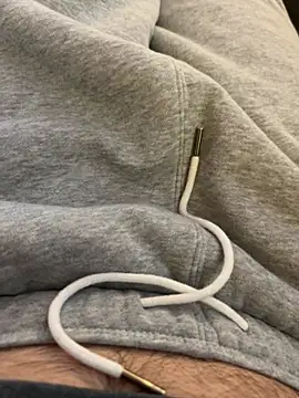 showtimebobby2424 online show from 02/15/26, 07:13