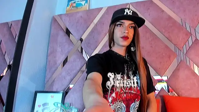 MeghanQueen   online show from 04/15/26, 04:51