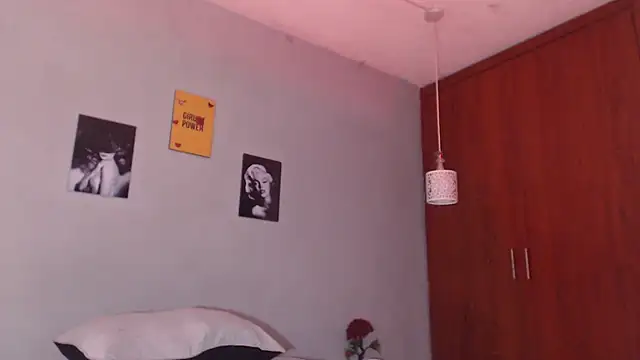 arianna rossi11 online show from 04/10/26, 12:56