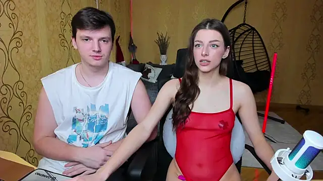 Snapshot of max496 chatting on 02/17/26, 07:33 max496 online show from 02/17/26, 07:33