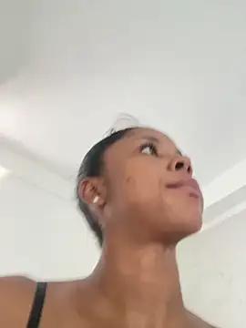 LIA PARKERR online show from 04/08/26, 10:00