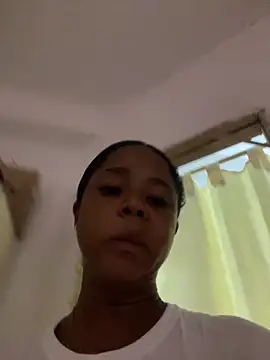 LIA PARKERR online show from 04/05/26, 12:39