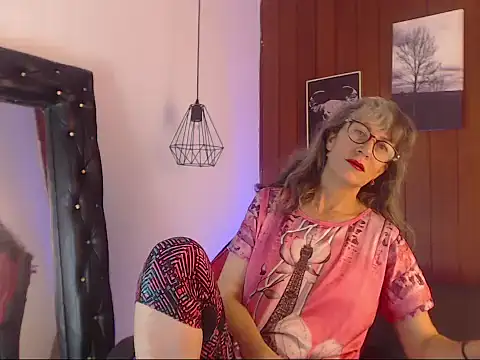 Snapshot of laurasofia45 chatting on 02/26/26, 01:44 laurasofia45 online show from 02/26/26, 01:44