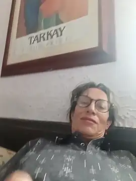 Snapshot of laurasofia45 chatting on 02/27/26, 03:45 laurasofia45 online show from 02/27/26, 03:45