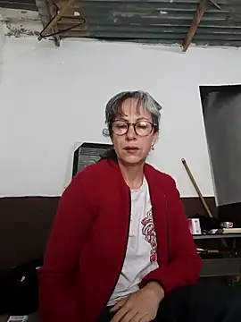 Snapshot of laurasofia45 chatting on 02/22/26, 01:24 laurasofia45 online show from 02/22/26, 01:24