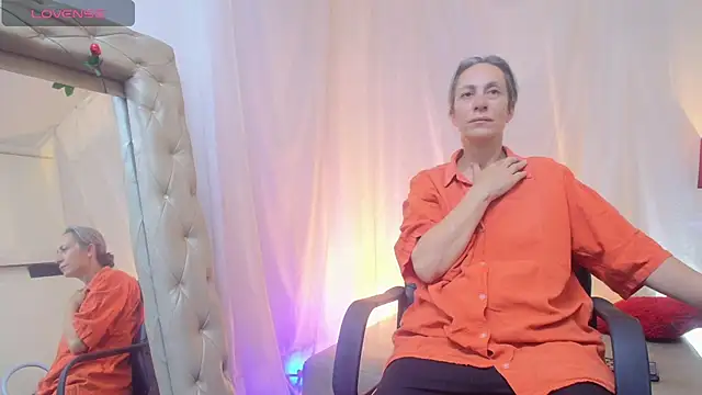 Snapshot of laurasofia45 chatting on 07/06/26, 03:13 laurasofia45 online show from 07/06/26, 03:13