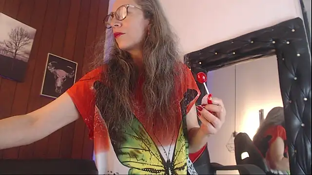 Snapshot of laurasofia45 chatting on 02/10/26, 07:24 laurasofia45 online show from 02/10/26, 07:24