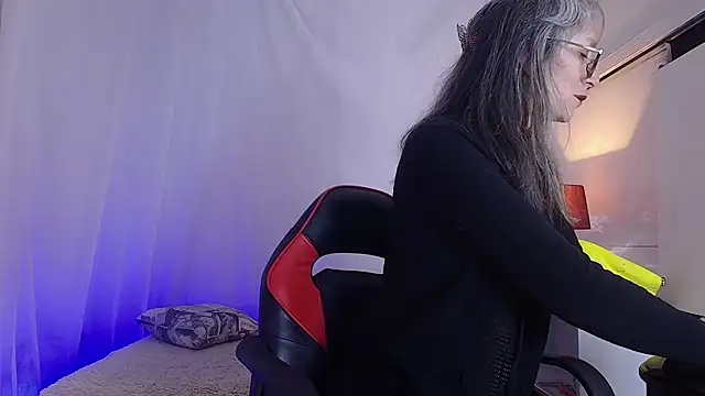 laurasofia45 online show from 03/20/26, 04:13