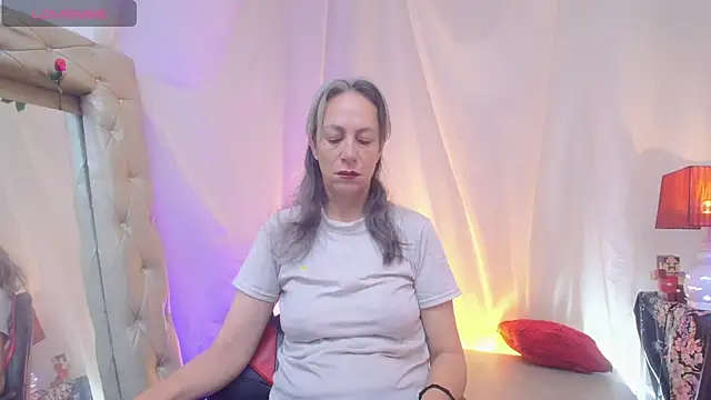 Snapshot of laurasofia45 chatting on 07/03/26, 08:10 laurasofia45 online show from 07/03/26, 08:10