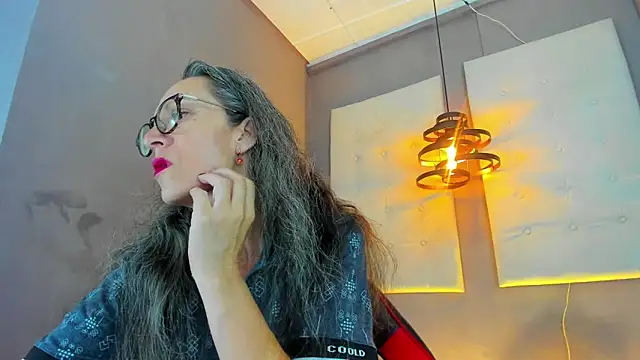 Snapshot of laurasofia45 chatting on 02/09/26, 12:41 laurasofia45 online show from 02/09/26, 12:41