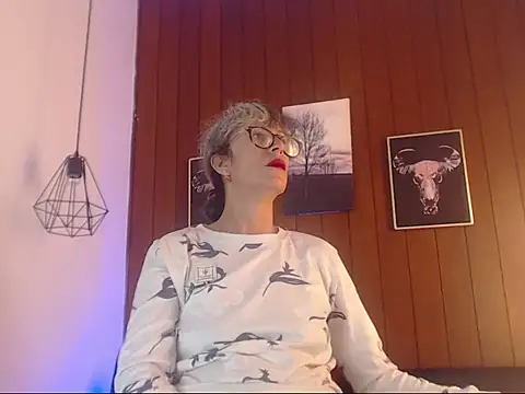 Snapshot of laurasofia45 chatting on 02/26/26, 01:27 laurasofia45 online show from 02/26/26, 01:27