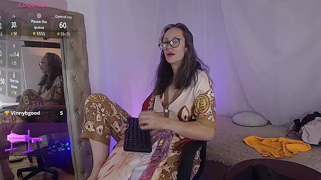 laurasofia45 online show from 04/12/26, 11:41