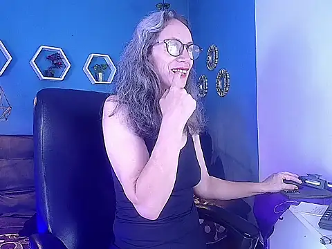 Snapshot of laurasofia45 chatting on 02/17/26, 03:53 laurasofia45 online show from 02/17/26, 03:53