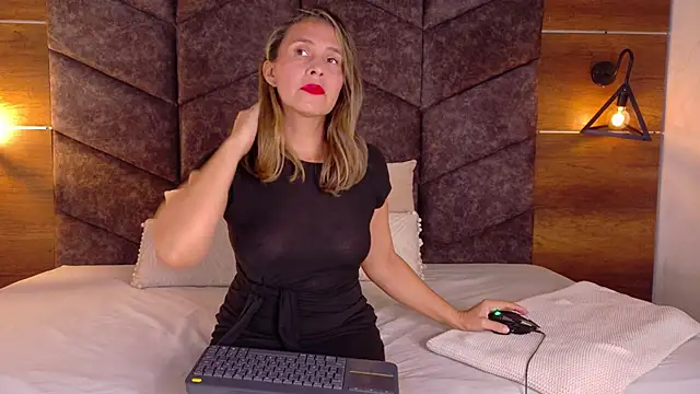 Snapshot of THALIAGRAY__ chatting on 02/11/26, 02:55 THALIAGRAY online show from 02/11/26, 02:55