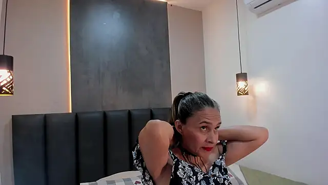 Snapshot of THALIAGRAY__ chatting on 02/10/26, 02:54 THALIAGRAY online show from 02/10/26, 02:54