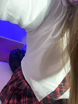 Snapshot of kloe__t18 chatting on 02/12/26, 12:16 kloe t18 online show from 02/12/26, 12:16