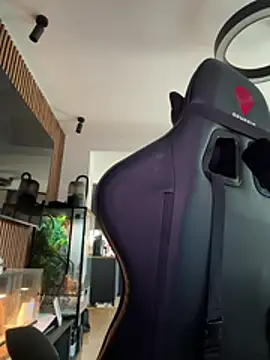 karlaluuvv online show from 04/14/26, 11:04