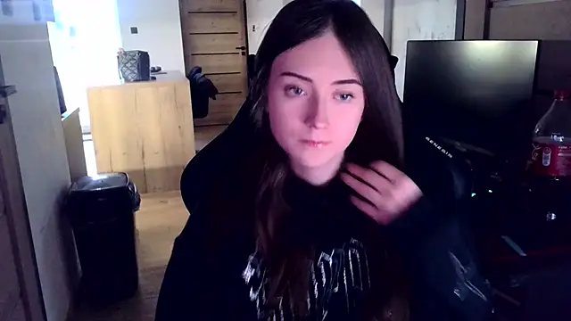 karlaluuvv online show from 04/09/26, 04:46