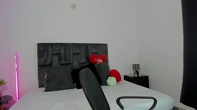 Malory Saenzz online show from 02/17/26, 08:17