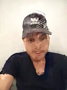 Snapshot of Reuss25 chatting on 07/11/26, 11:54 Reuss25 online show from 07/11/26, 11:54