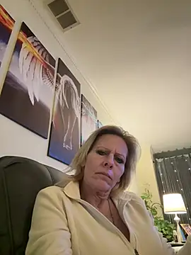 Snapshot of FireAfterDark chatting on 02/04/26, 04:07 FireAfterDark online show from 02/04/26, 04:07