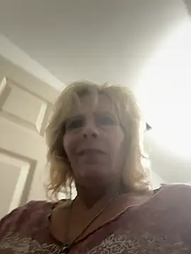 Snapshot of FireAfterDark chatting on 02/14/26, 01:39 FireAfterDark online show from 02/14/26, 01:39