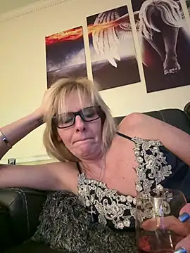 Snapshot of FireAfterDark chatting on 02/22/26, 07:11 FireAfterDark online show from 02/22/26, 07:11