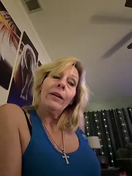 Snapshot of FireAfterDark chatting on 02/20/26, 06:48 FireAfterDark online show from 02/20/26, 06:48