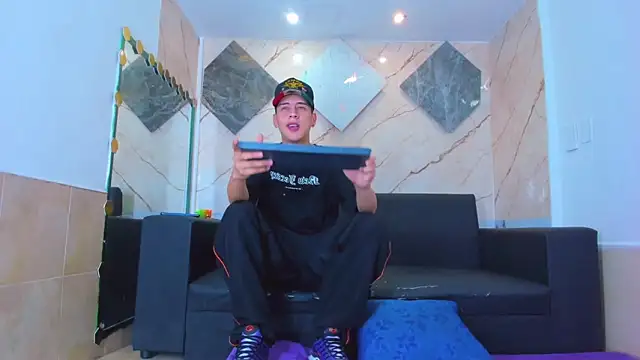 Dominic 26 online show from 02/11/26, 08:31