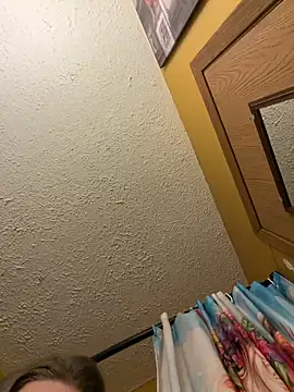 lickablelynn87 online show from 02/11/26, 04:40