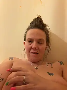 lickablelynn87 online show from 02/27/26, 10:53