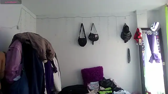 suky pou online show from 02/26/26, 03:23