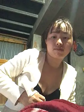 Snapshot of honeyyy110 chatting on 02/24/26, 10:49 honeyyy110 online show from 02/24/26, 10:49