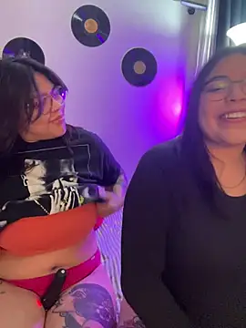 Snapshot of KittyTatts chatting on 02/18/26, 04:32 KittyTatts online show from 02/18/26, 04:32