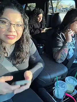 Snapshot of KittyTatts chatting on 02/06/26, 10:06 KittyTatts online show from 02/06/26, 10:06