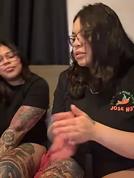 Snapshot of KittyTatts chatting on 02/09/26, 08:12 KittyTatts online show from 02/09/26, 08:12