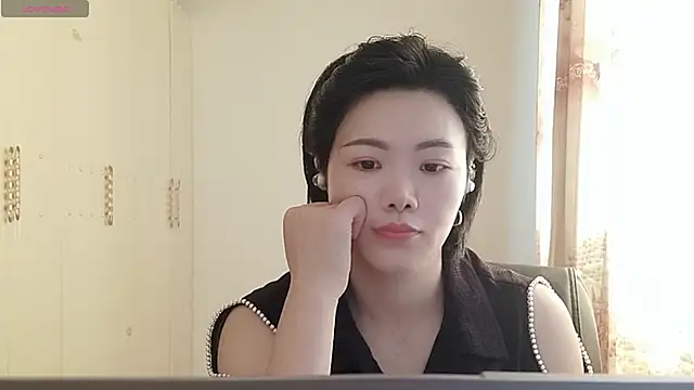 Snapshot of Nikishine chatting on 06/18/26, 06:23 Nikishine online show from 06/18/26, 06:23