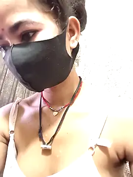 Sonali Bendre online show from 03/26/26, 02:54