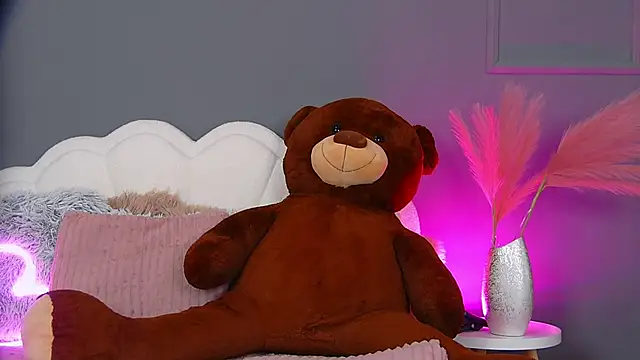 CrystalRedd online show from 05/19/26, 05:36