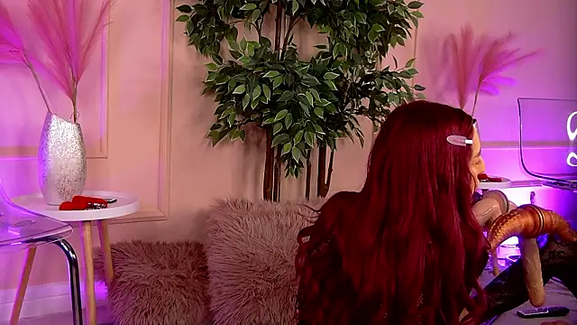 CrystalRedd online show from 03/12/26, 05:55