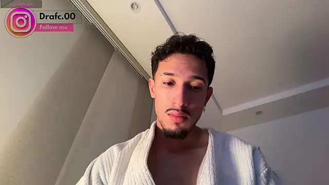 Snapshot of rafael_stone11 chatting on 07/04/26, 05:25 rafael stone11 online show from 07/04/26, 05:25