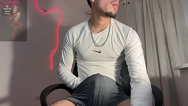 rafael stone11 online show from 04/12/26, 01:42