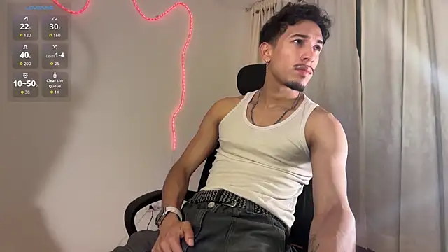 Snapshot of rafael_stone11 chatting on 02/04/26, 01:44 rafael stone11 online show from 02/04/26, 01:44