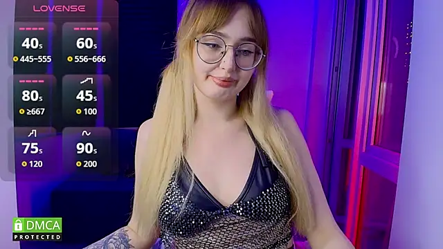 Snapshot of AdeLuna chatting on 02/15/26, 10:09 AdeLuna online show from 02/15/26, 10:09