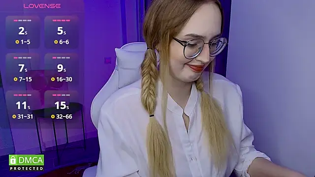 Snapshot of AdeLuna chatting on 02/18/26, 09:22 AdeLuna online show from 02/18/26, 09:22