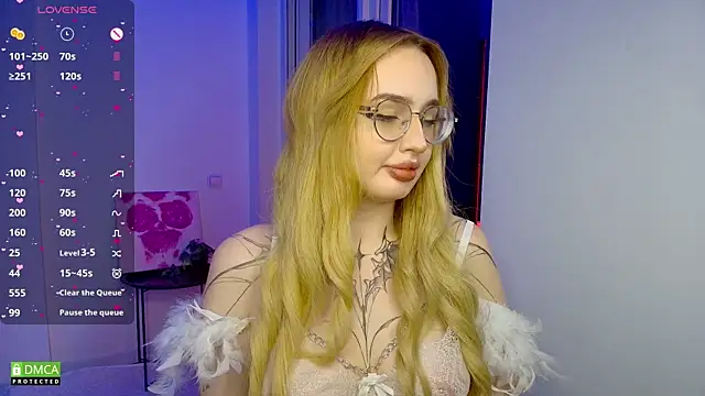 AdeLuna online show from 05/03/26, 09:07