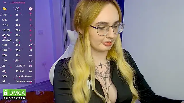 AdeLuna online show from 05/28/26, 09:43
